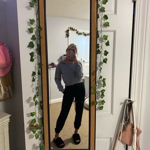 brandy melville cropped hoodie